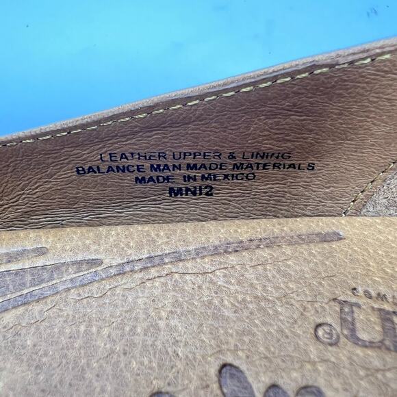 BORN Leather Floral Embossed Slip On Flats Round Toe Ballet Flats Soft Brown 8.5 - Picture 7 of 11